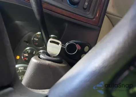 2005 Cadillac Escalade Standard из США, поврежденный, VIN 1GYEK63N85R192694